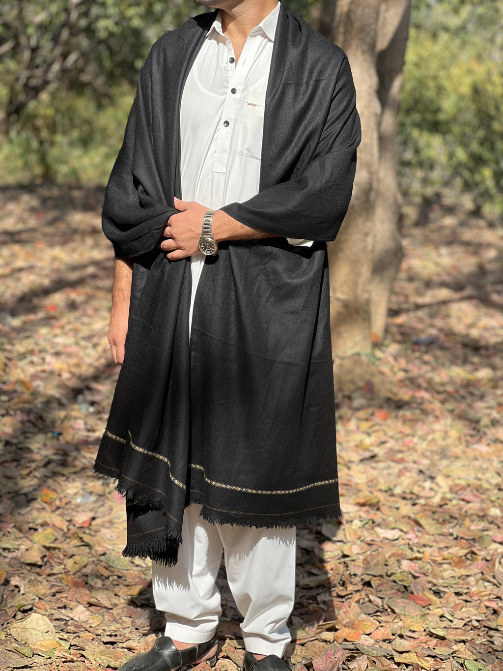 100% Pure Black Pashmeena Wool Shawl — Handwoven in Salampur